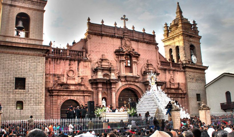 Procesiones de Semana Santa en Ayacucho
